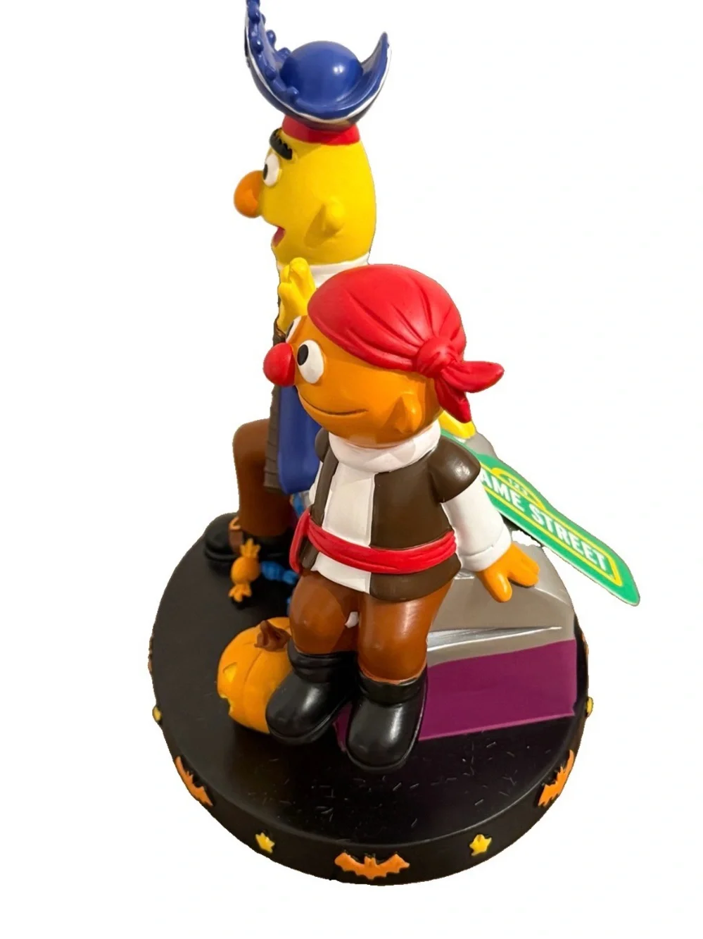 🎃 Bert and Ernie Sesame Street Halloween Resin Decoration Brand New With Tags